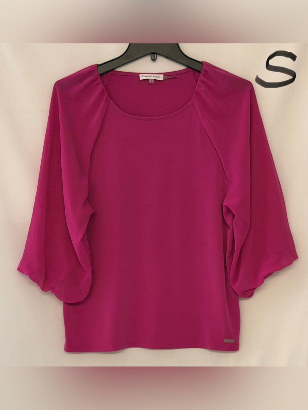 Calvin Klein Magenta Scoop Neck Blouse with Balloon Sleeves